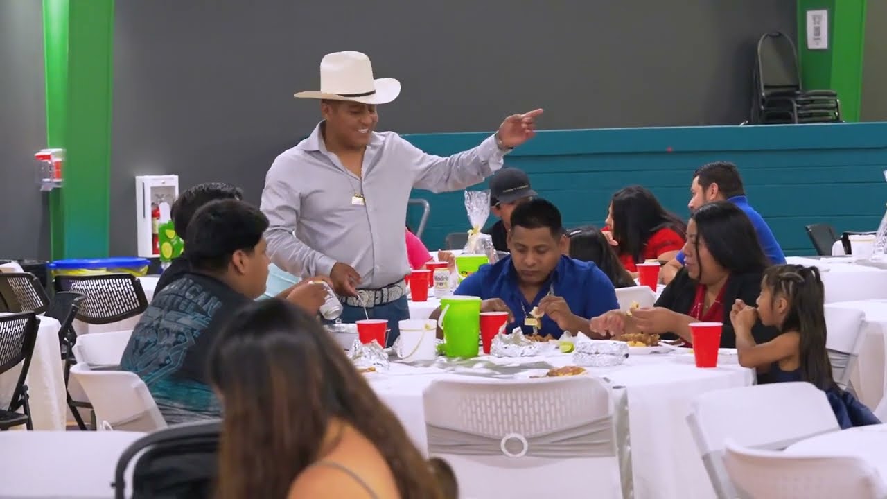 La poderosa  Banda Santa Cecilia Y Grupo Sagrado Musical En Des Moines Iowa Con Chenteños