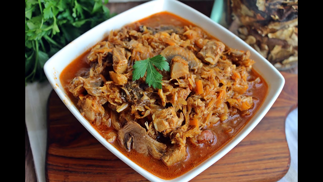 SMACZNY BIGOS Z MIĘSEM, GRZYBAMI I ŚLIWKAMI  #bigos #obiad