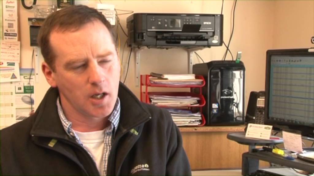 Agri Aware's 'Follow the farmer' - the Dairy farm of Andrew Gow in Winter 2014