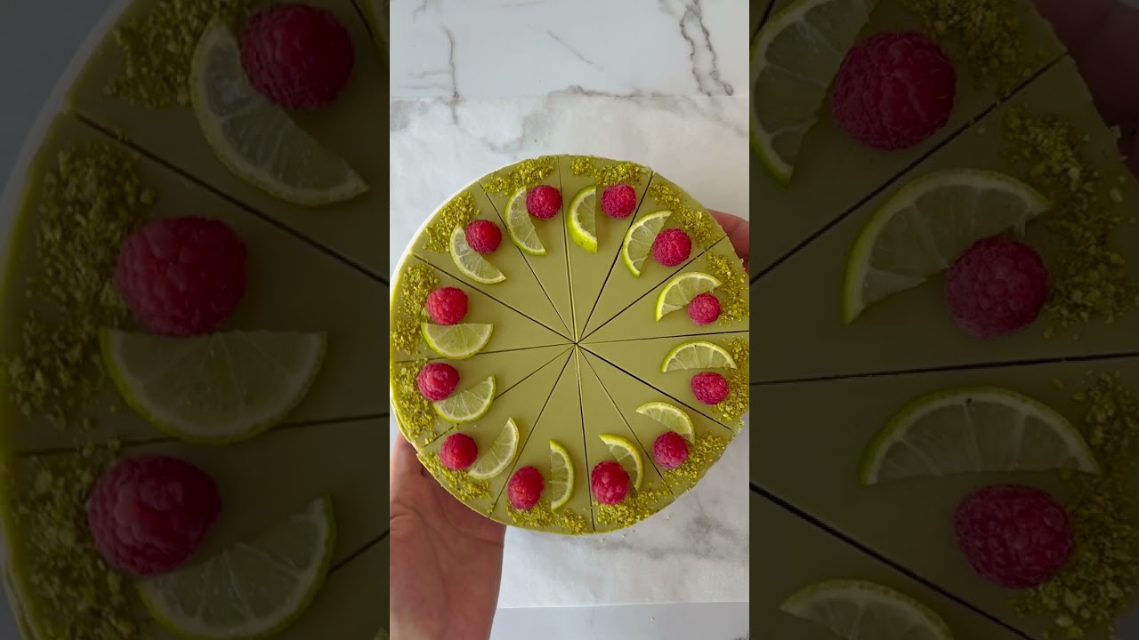 PISTACHIO CHEESECAKE CUTTING