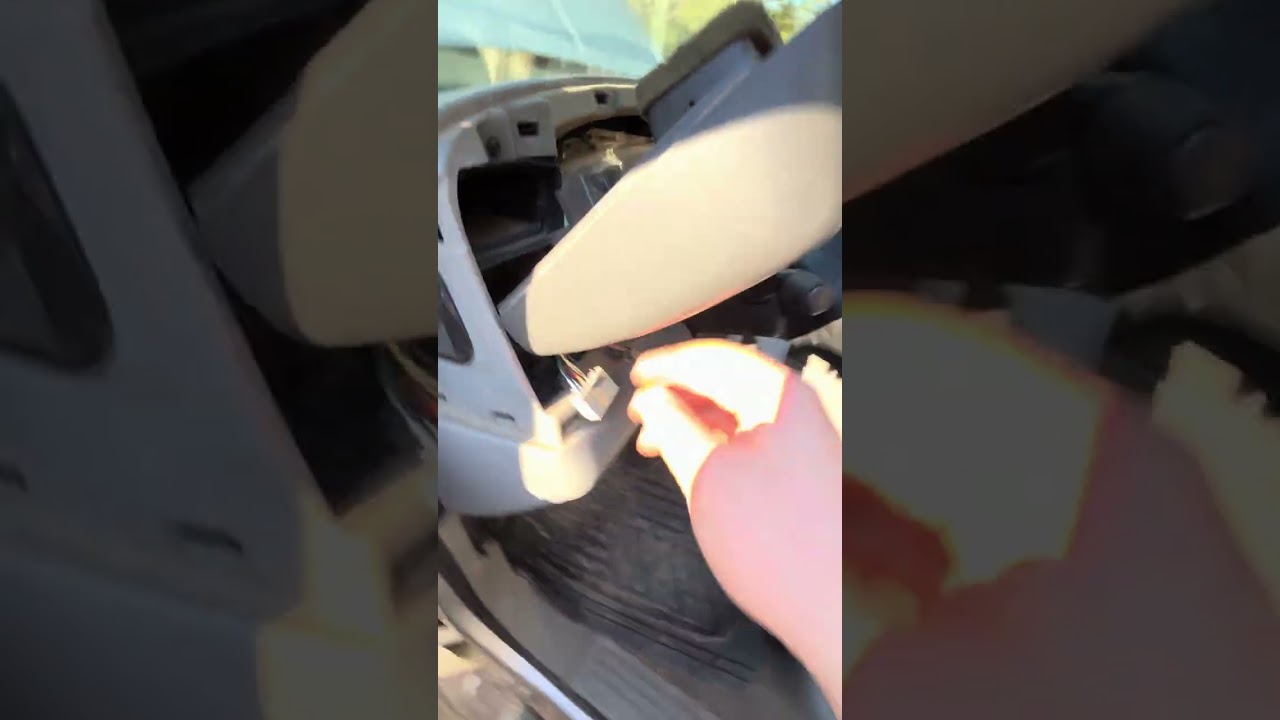 How to remove the instrument cluster on a 1999-2004 f250 f350 f450 Superduty ￼