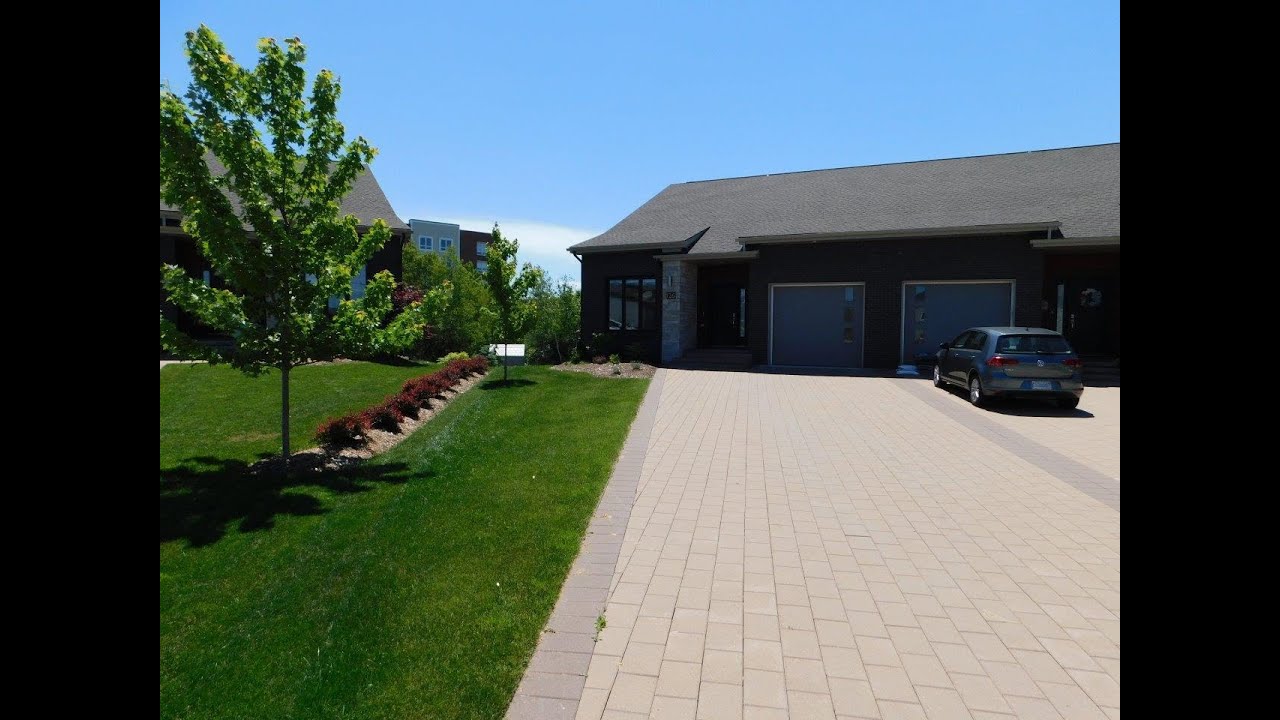 126 Bradford Place, Bedford, Nova Scotia narrated video tour  (SOLD)