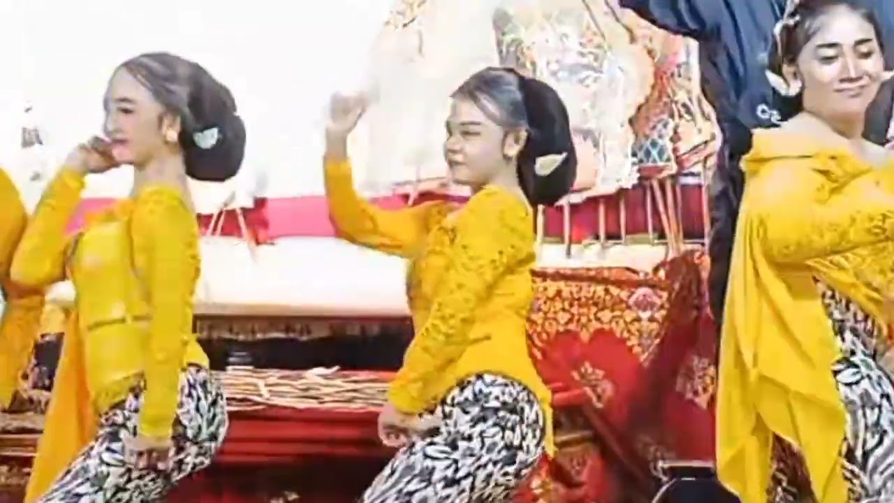 Limbukan wayang kulit Ki dino Gareng live Karangsari Kalimanah purbalingga