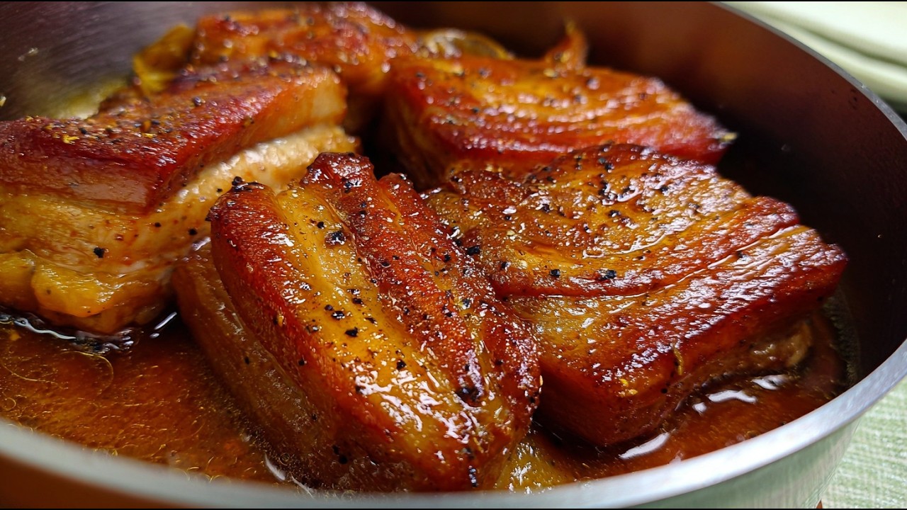 Dieses Fleisch zergeht auf der Zunge! Karamellisierter Schweinebauch in leckerer Sauce