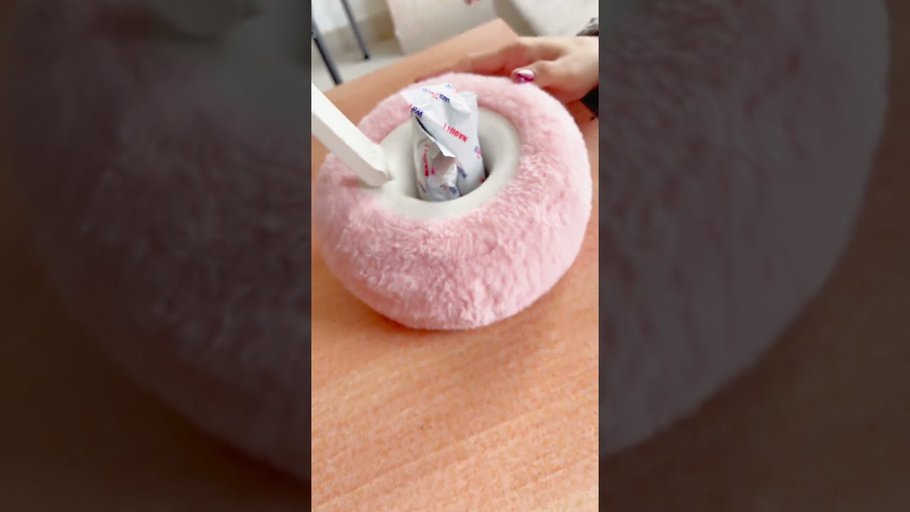 🌸 Sleep in style! ✨ This pink pillow holder is a MUST-HAVE! #cozyroom #phoneholder