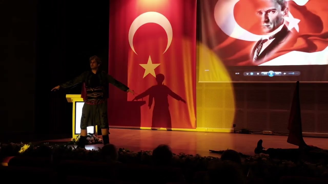 İZMİR KATİP ÇELEBİ ÜNİVERSİTESİ İKÇÜ TİYATRO TOPLULUĞU 29 EKİM ORATORYO GÖSTERİSİ