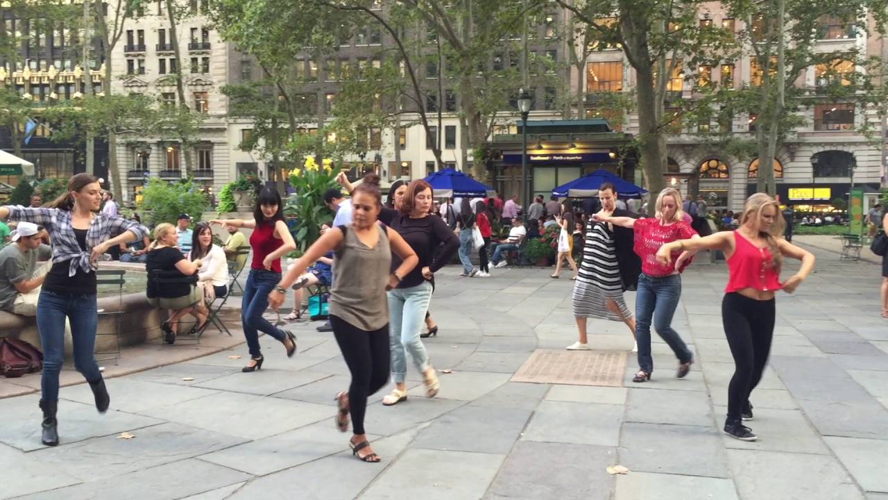 Bienal de Sevilla 2016 in New York City #FlashmobFlamenco
