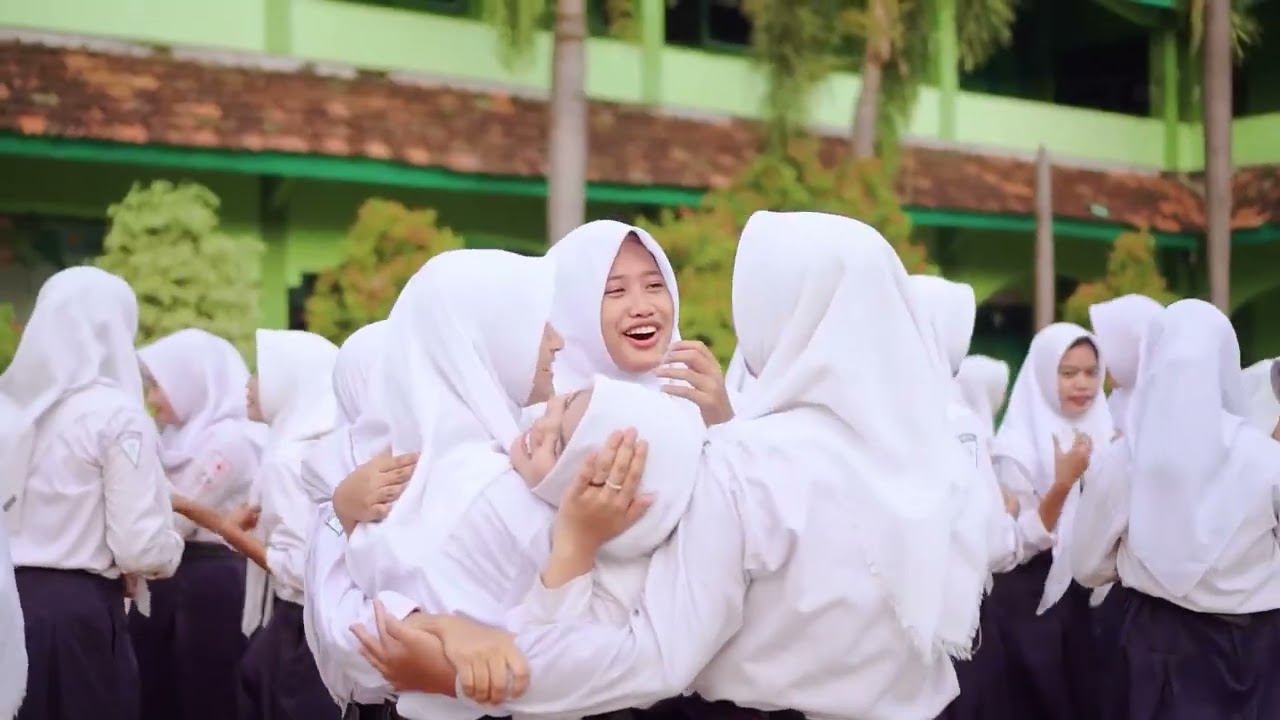 ANGKATAN 46 TAHUN 2024 MTS AL IRSYAD GAJAH LULUS 100 PERSEN