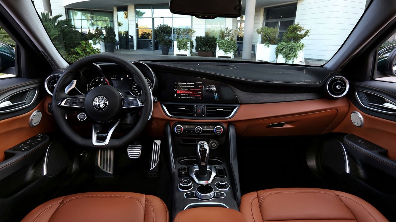 2021 Alfa Romeo Interior
