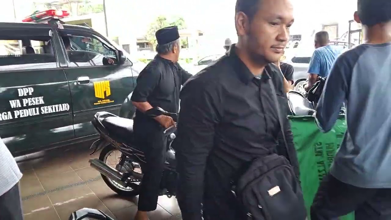 Bismillahirrahmanirrahim... Insya Allah Ambulance WA PESEK Bermanfaat bagi masyarakat banyak
