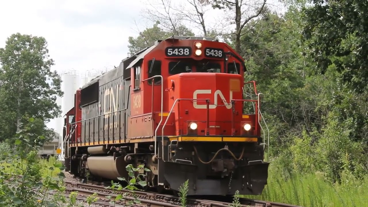 CN Barron Sub Local with Rare Rice Lake Run!