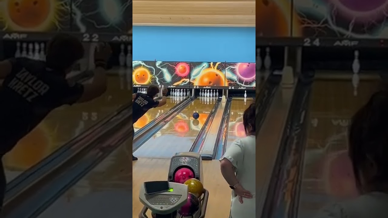 #TeamBrunswick #TKBowling bowling ball-Columbia 300 Messenger Solid