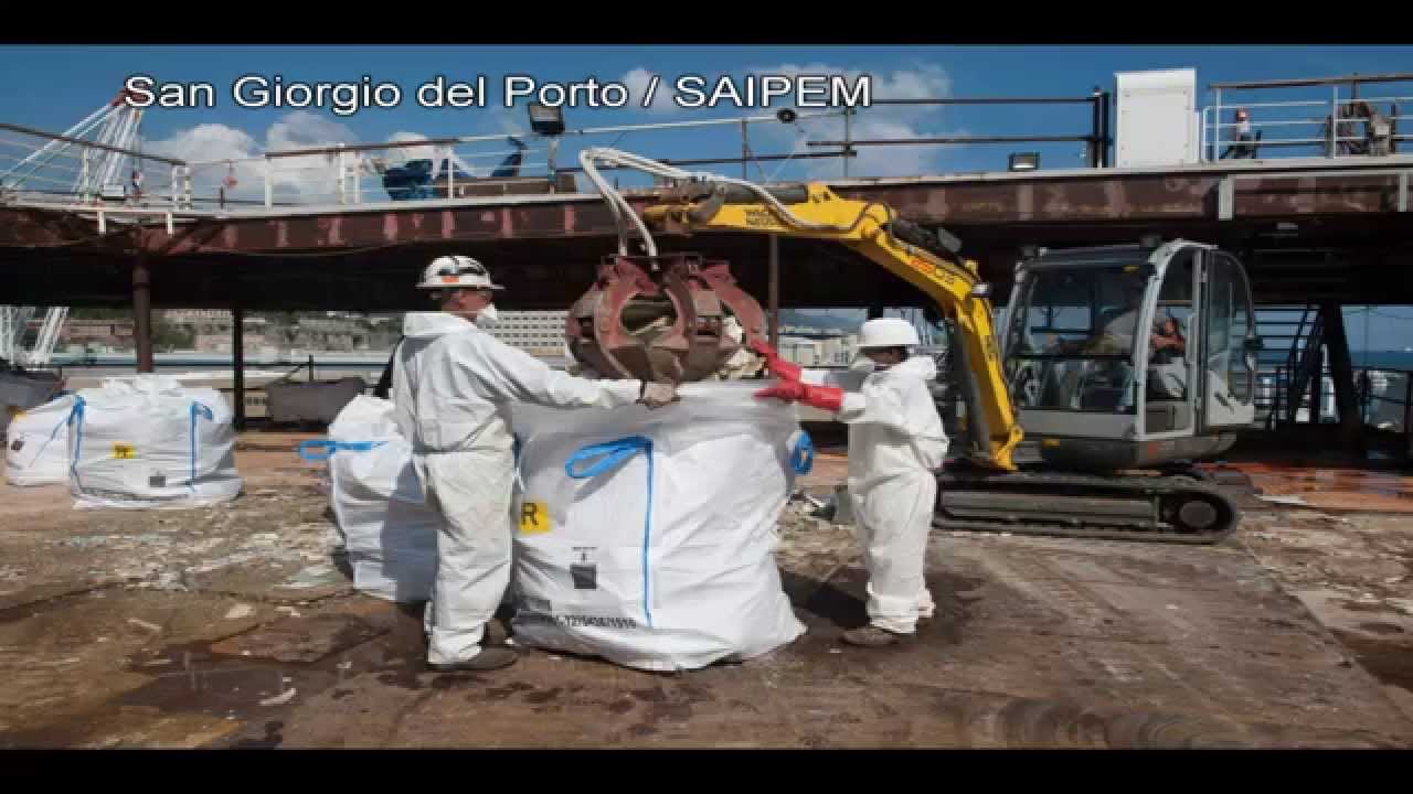 D&eacute;mant&egrave;lement du Costa Concordia
