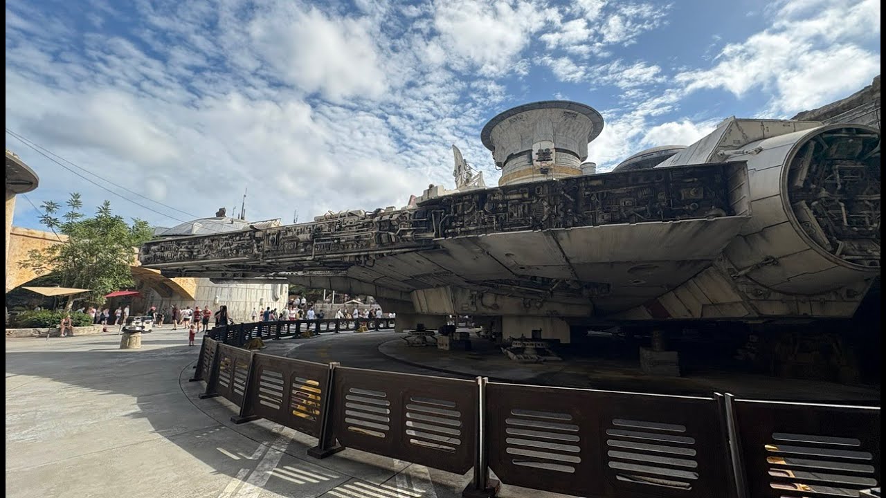 Disney Hollywood Studio's Galaxy's Edge Vlog