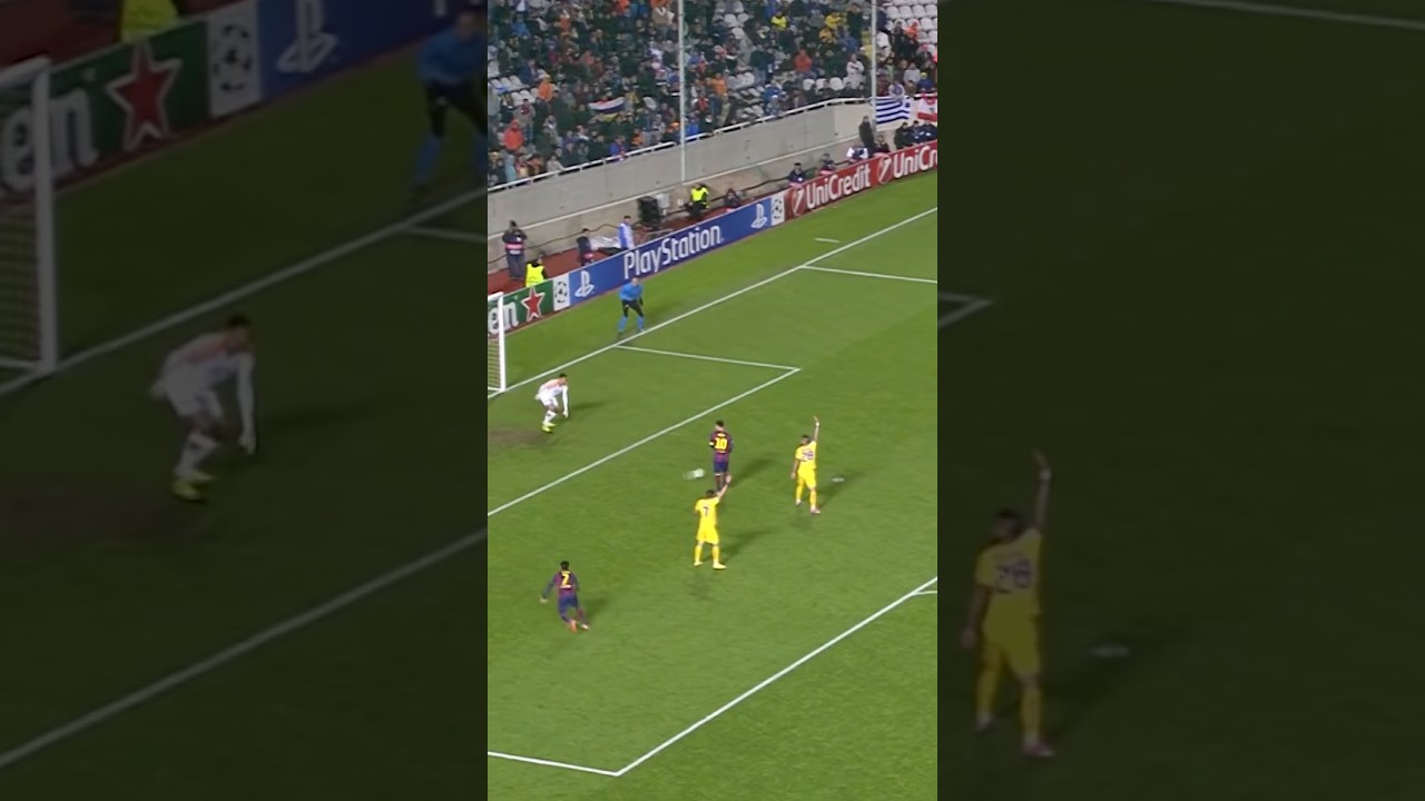 Messi makes time go still 😱