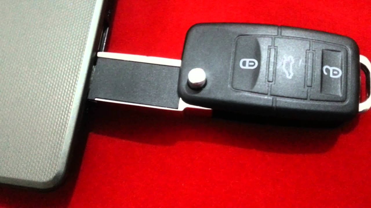 Ecole Bilgisayar | Araba Anahtarı Şeklinde Basınca Açılabilen USB Bellek
