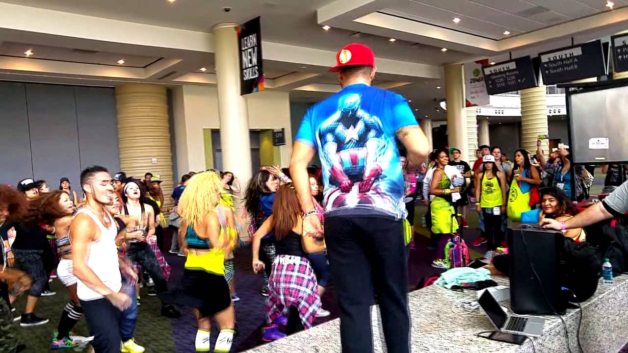 William Tws Ft Yandel & Shaggy and Alex Sensation - Bailame FLASHMOB