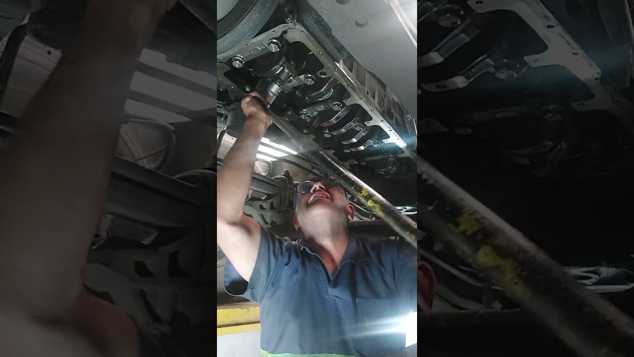 VIDEO 02 APERTANDO OS PARAFUSOS 🔩 DAS BIELAS DO MOTOR OM 457LA.
