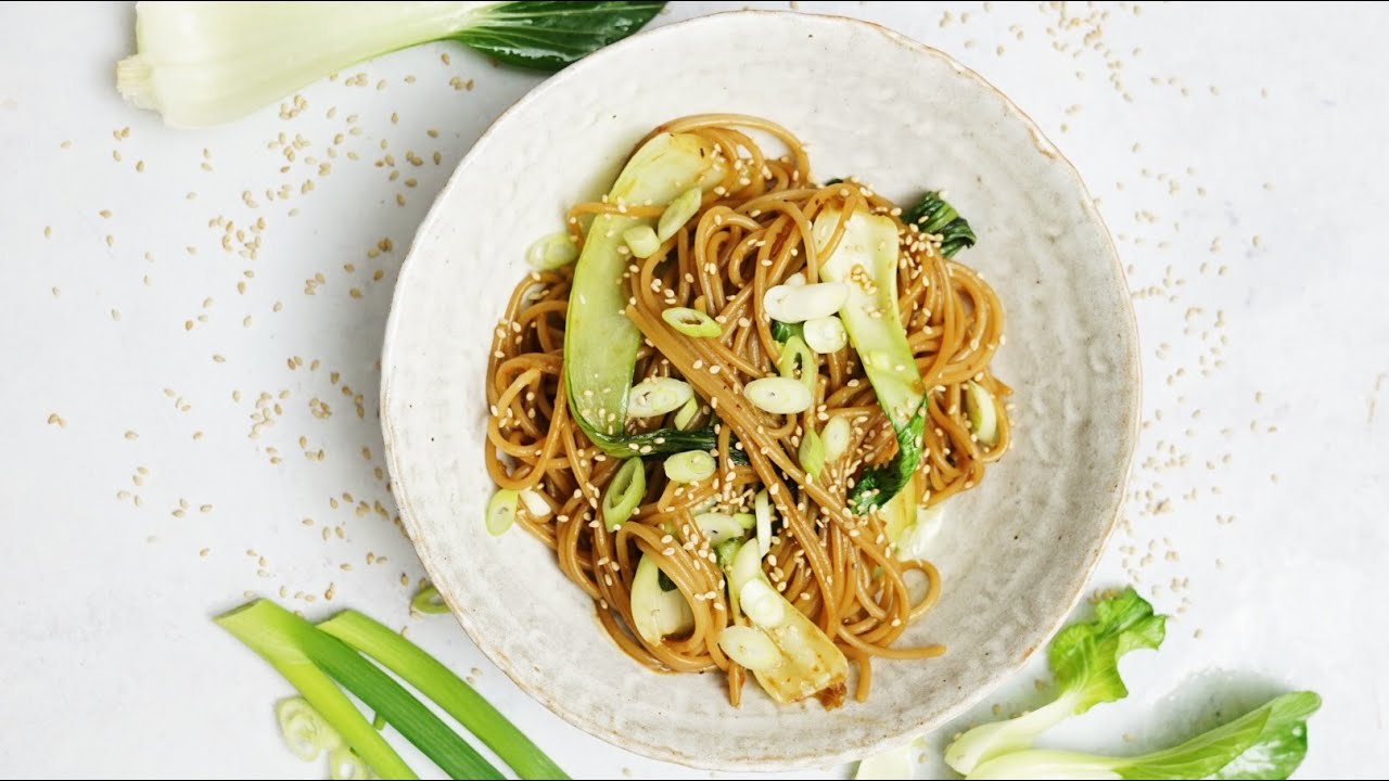Asiatische Reisnudeln mit Pak Choi | Vegan, Glutenfrei und super schnell gemacht! | Mimilicious
