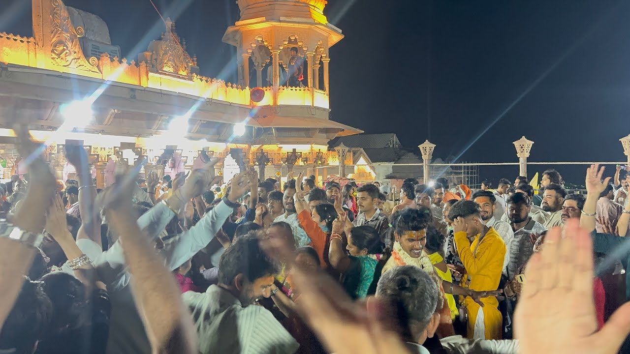 🌸एकादशी सन्ध्या को बरसाना धाम बड़ी परिक्रमा दर्शन राधे राधे 👏#barsana #ekadashi #parikrma #view 