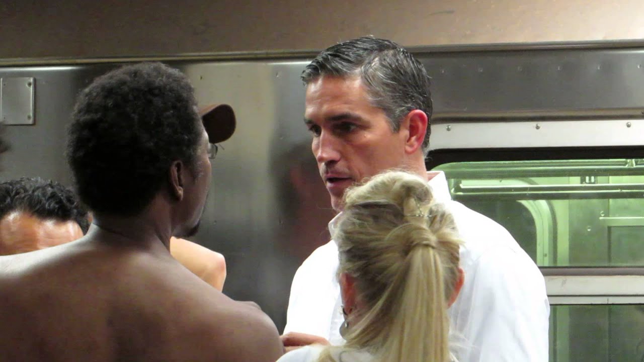 2013 10 10 Jim Caviezel in subway station P2