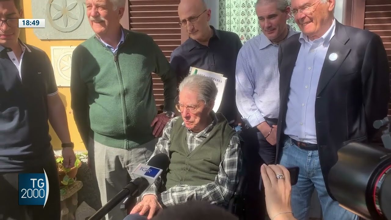 Domenica a Pontida i funerali di Umberto Bossi