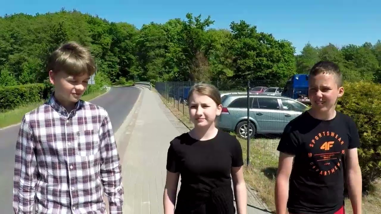 HISTORYCZNY SPACER PO CHARNOWIE
