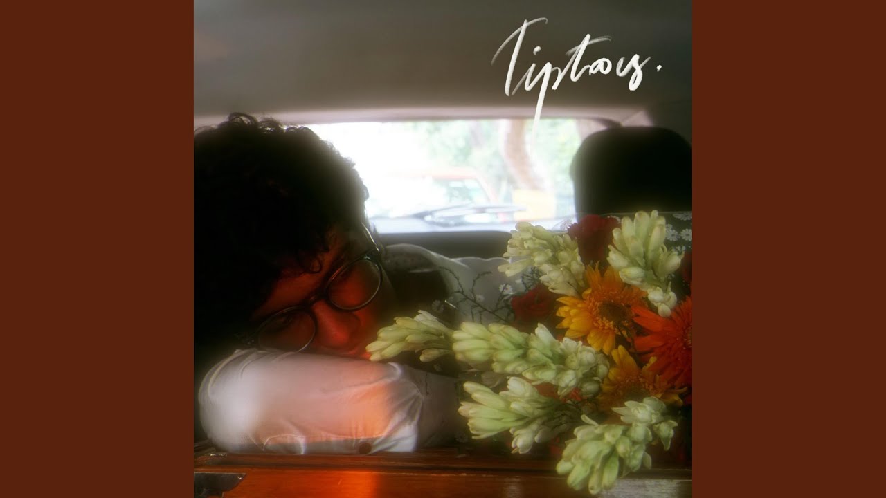 tiptoes