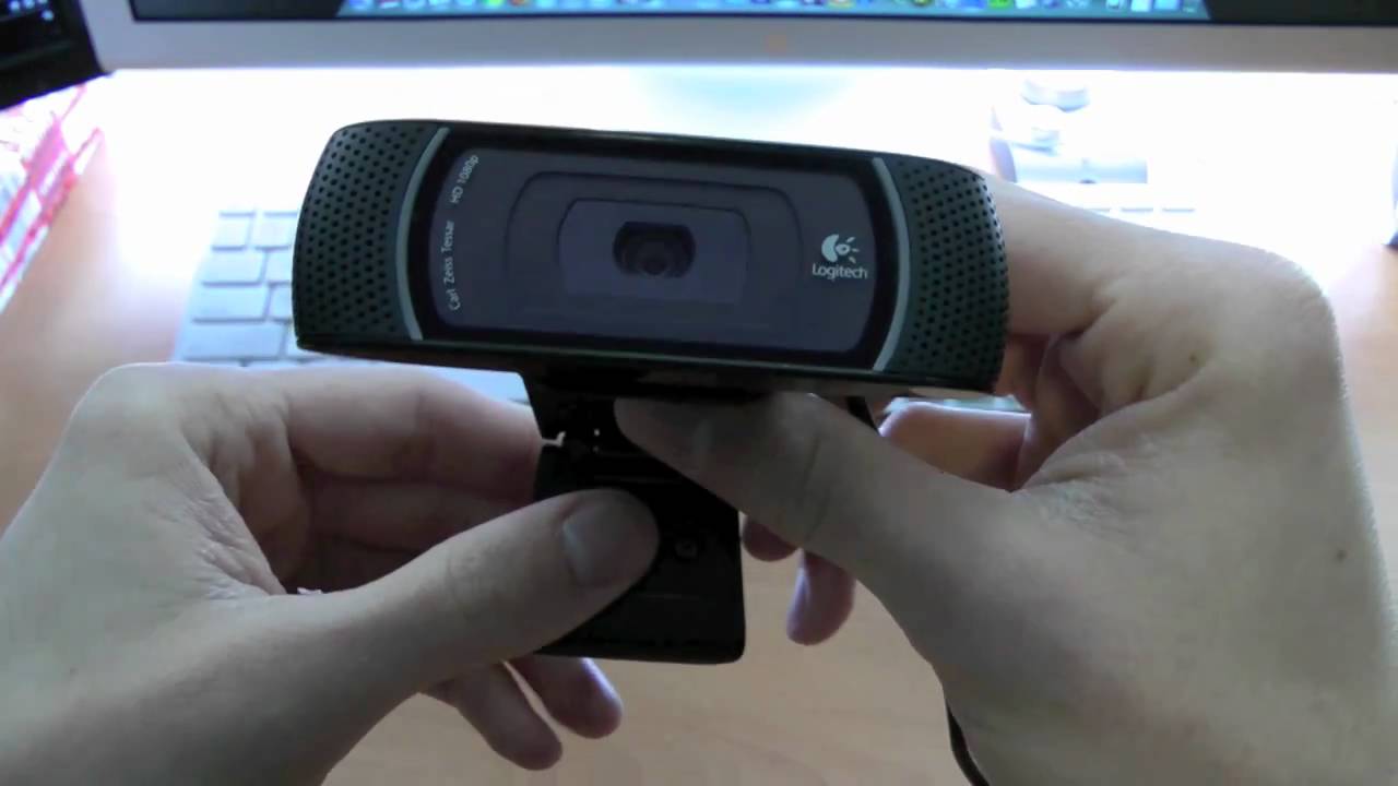 Unboxing: Logitech HD Pro Webcam C910 [Includes Test Clip]