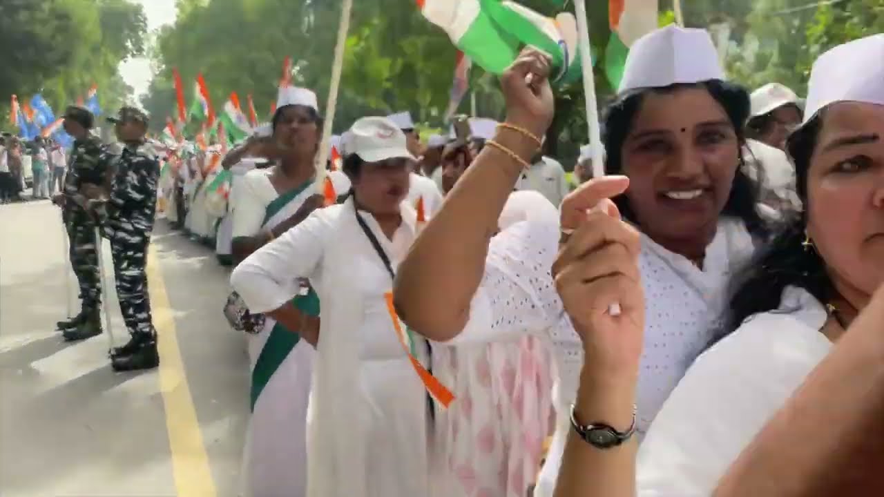 कांग्रेस सेवादल के योद्धा नफरत के विरुद्ध सद्भाव का संदेश दे रहे हैं।