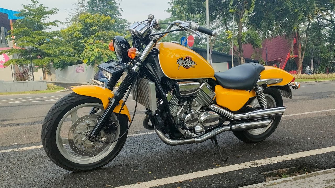 Short Riding with Honda Magna 750 SE  1995 