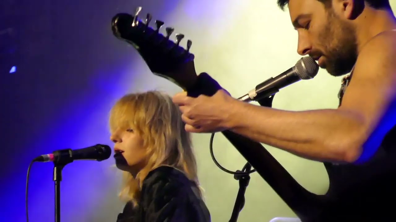 Maya Hawke - Into My Arms (Nick Cave cover) - Live In Paris 2023