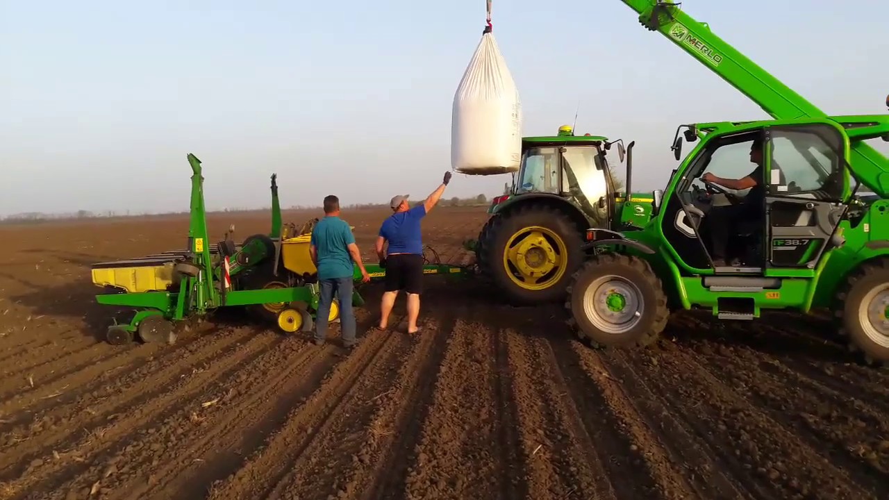 John Deere6130 сеялка John Deere1780.Посевная в полном разгаре