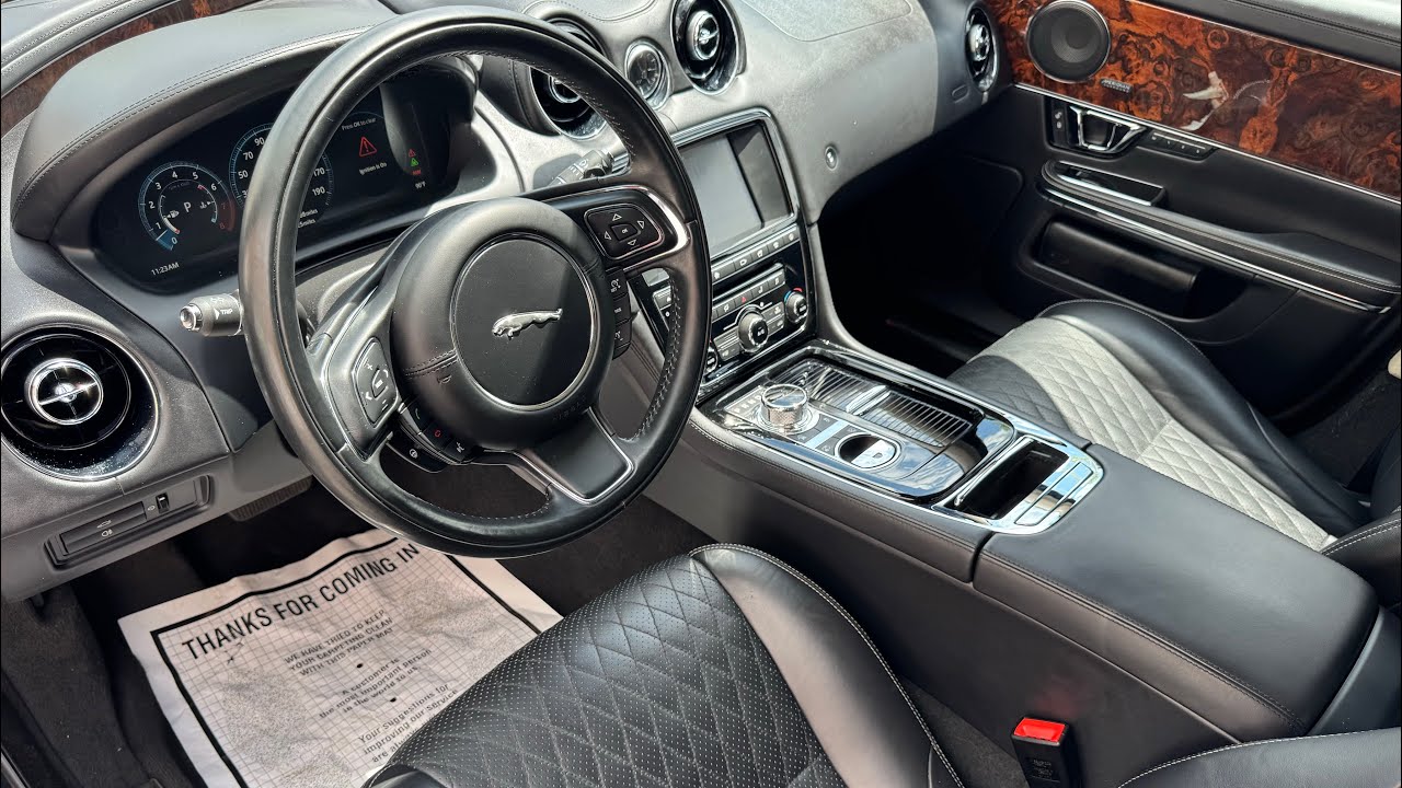 2017 Jaguar XJ L Supercharged (Driving)