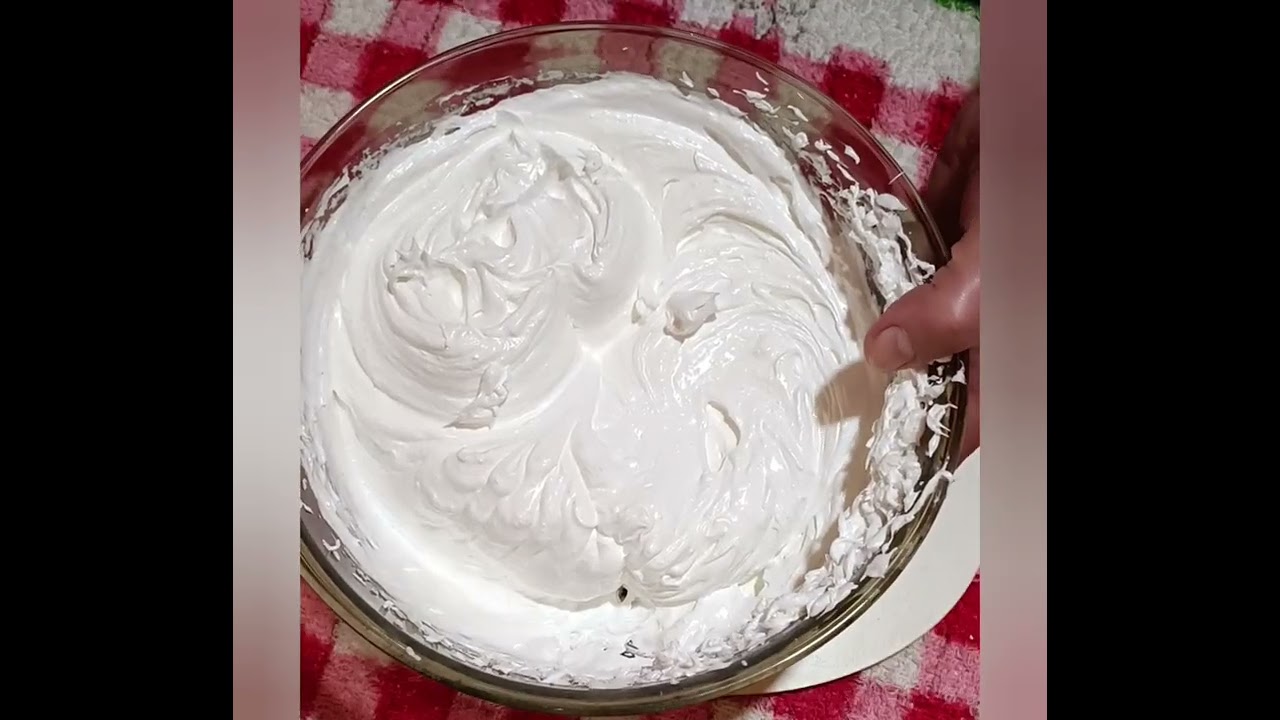 L'irrésistible Roulé meringué au Chocolat hyper délicieux qui est trés agréable dans la bouche😋😋😋💜💚🩵