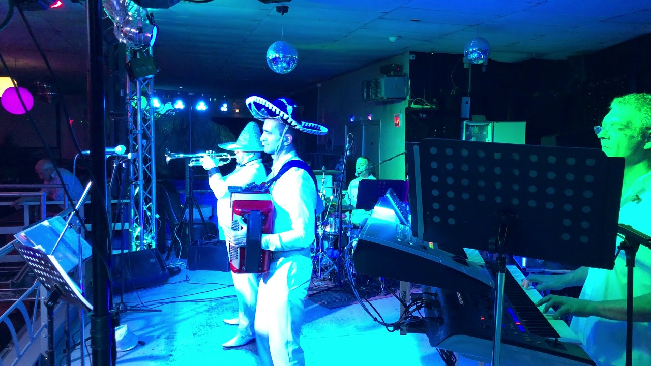 GILOU R&eacute;tro Musette au DANCING DE CHAVANNES (Dr&ocirc;me)