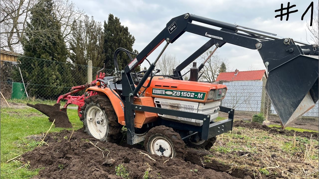 Bodenbearbeitung im Garten mit Traktor/ Kubota ZB1502-M// 