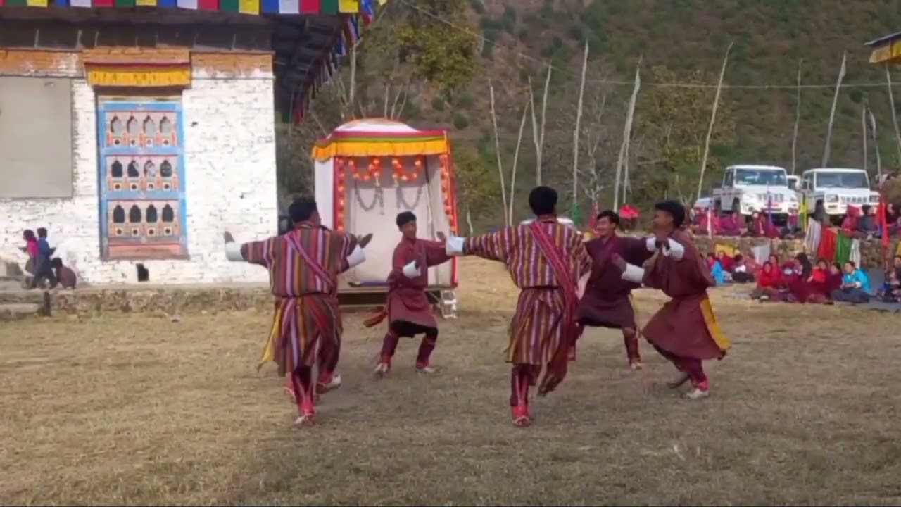 Bhutanese unique dance by shingkhar lauripa boys