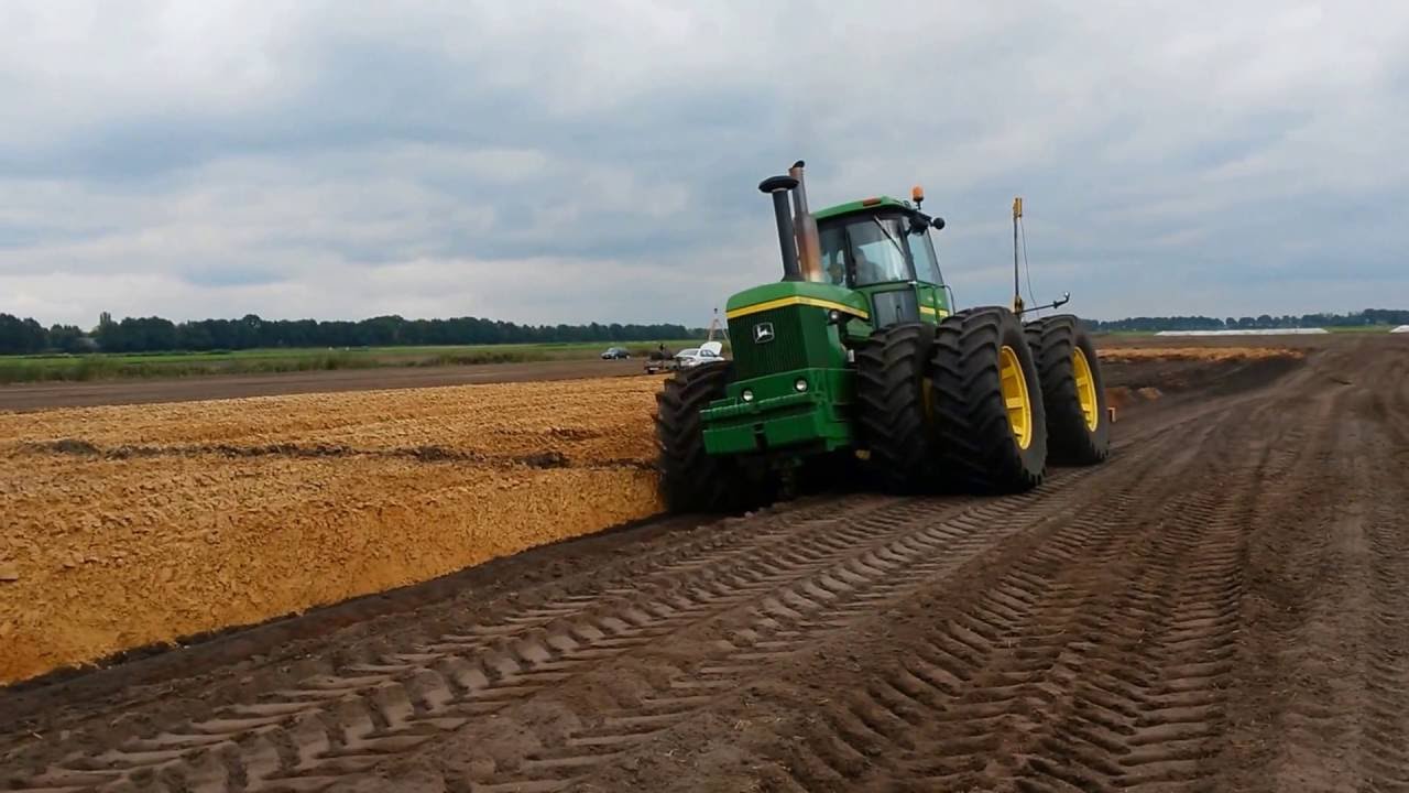 Diepploegen door Mantingh uit Gieterveen
