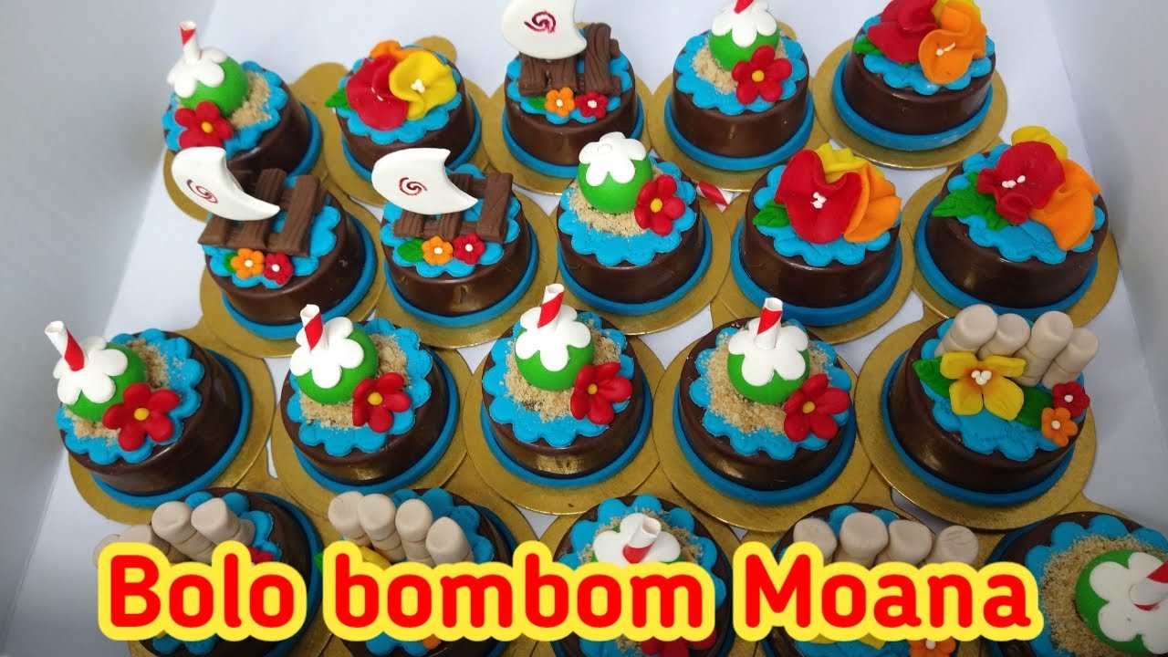 Decorando bolo bombom no tema Moana na pasta de leite em pó