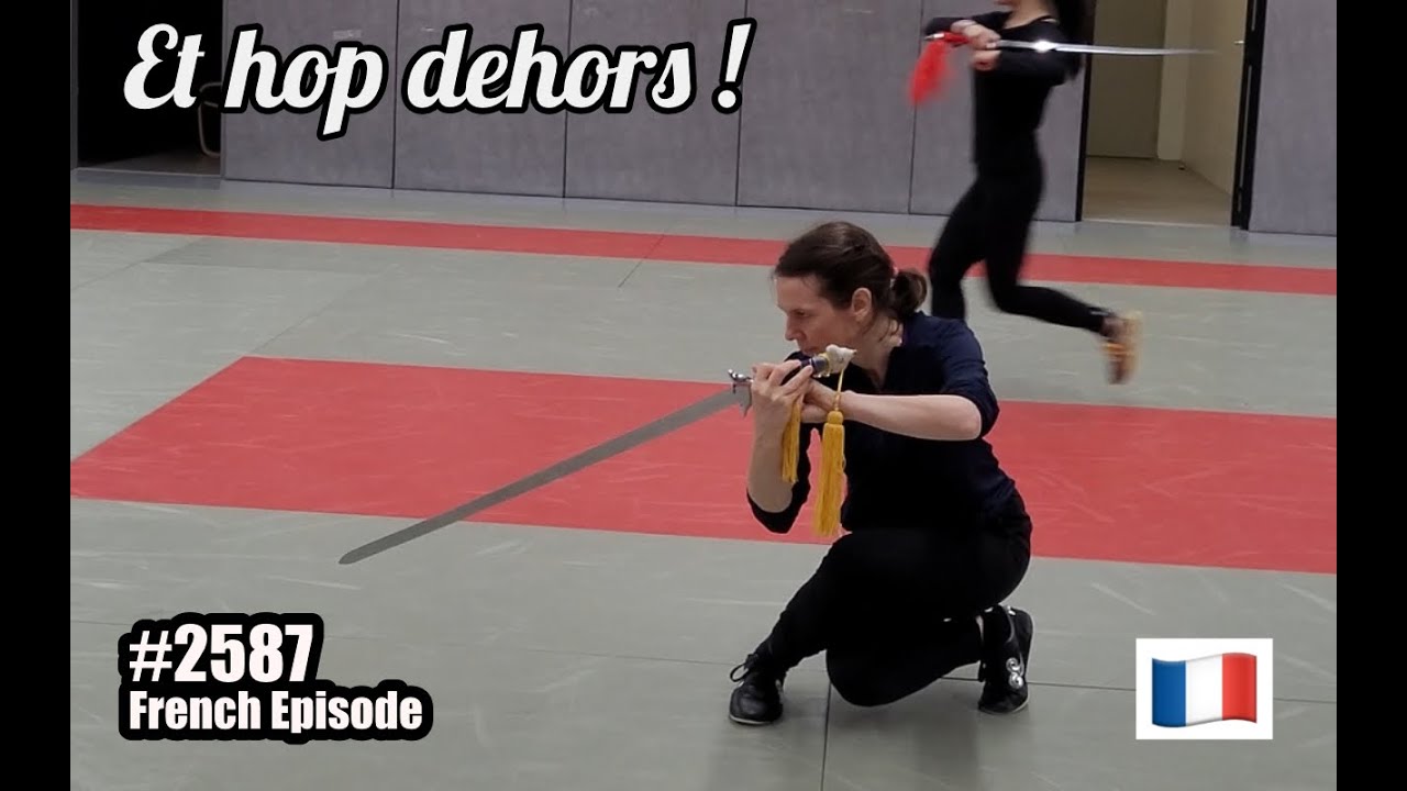 Et hop dehors!  Ah, oui? Je crois pas, monsieur. Et hop dehors !(French Sports)