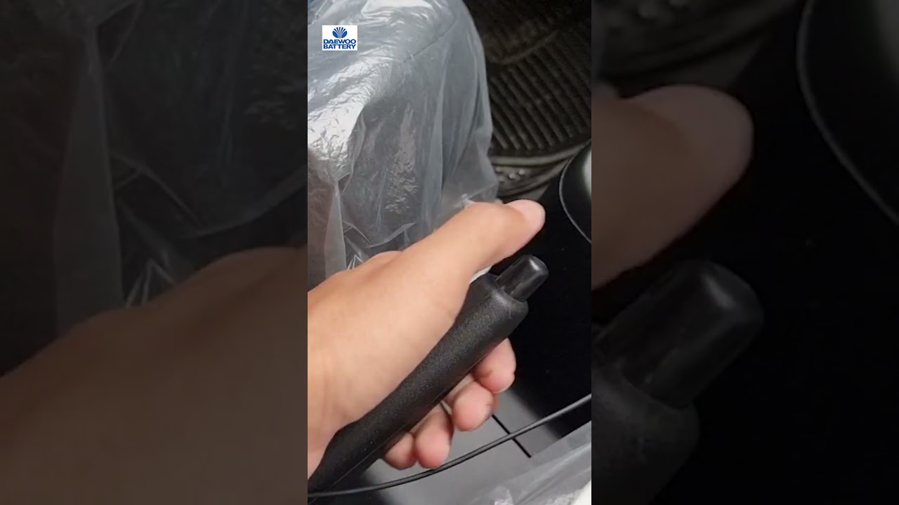 Suneel Munj Teaches How To Drive A Manual Car #pakwheels #suneelmunj #drivinglessons #manualcar