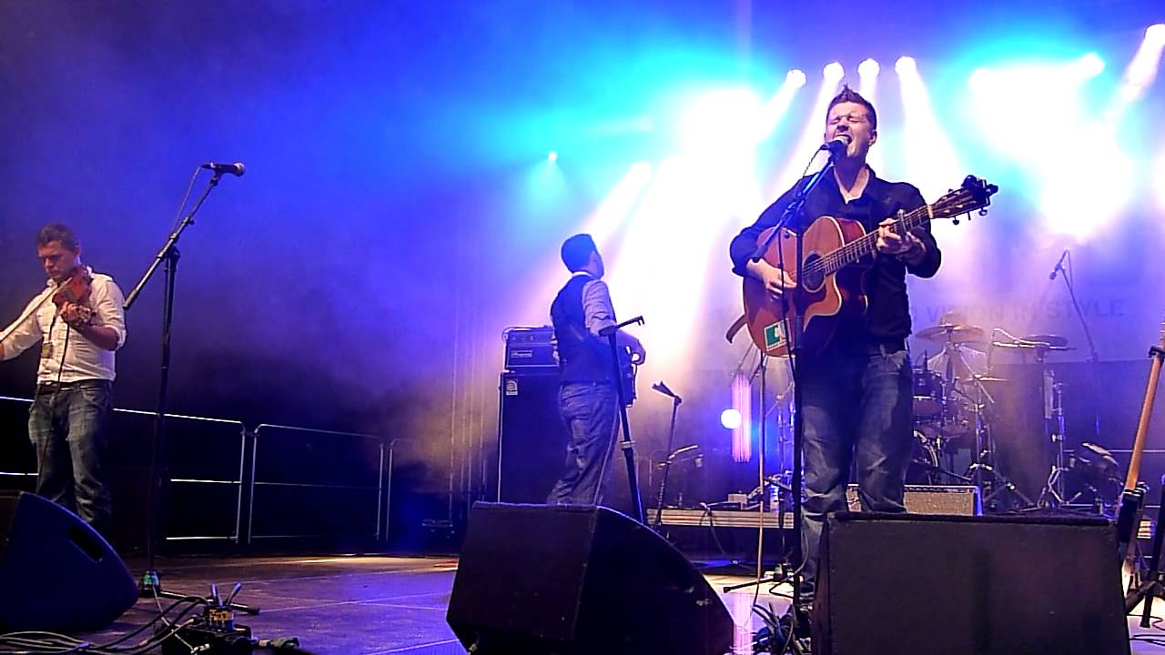 Skerryvore - Rocket To The Moon (Runrig) - Live FiS 2012