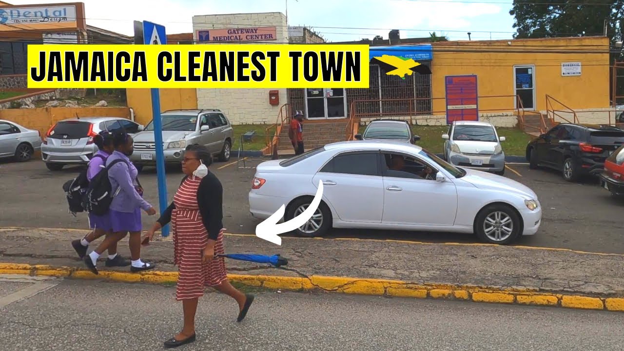 CLEANEST TOWN ? Driving in Mandeville from  Hargreaves Ave to Spur Tree Manchester #Jamaica