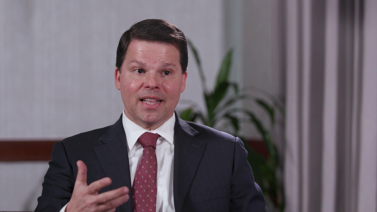 What type of low fat diet should patients with FCS follow?