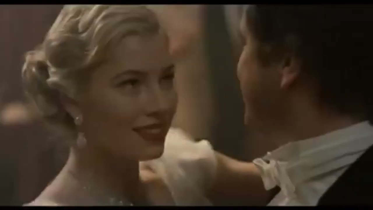 ТЫ ЖДЕШЬ КАК БУДТО БЕЛЫЙ ТАНЕЦ