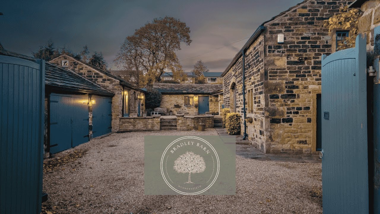 GRADE II LISTED FAMILY HOME | BRADLEY BARN | HUDDERSFIELD | WEST YORKSHIRE