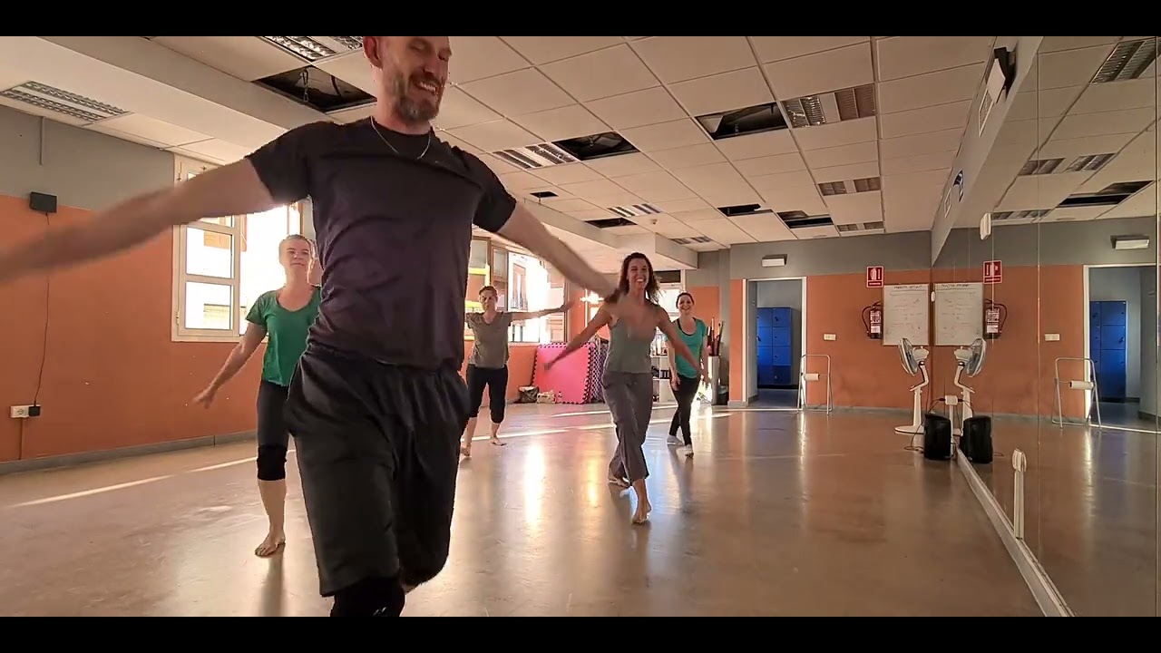 Diagonal de chassé. Clase de Danza Contemporánea
