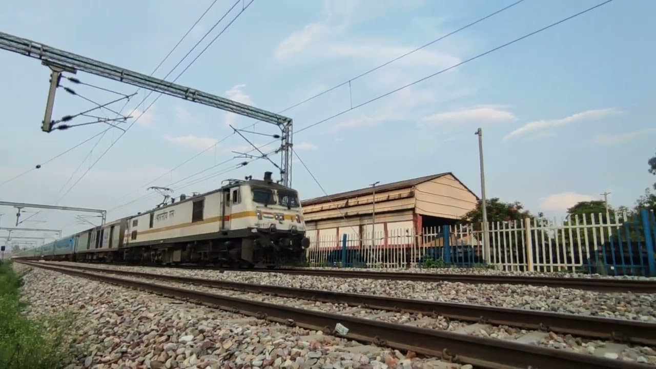 12018 Dehradun Shatabdi Departing Haridwar With Quick Acceleration!!