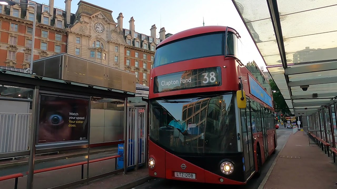 🇬🇧 🚌 NightTime London Bus Ride 38 | Walking London
